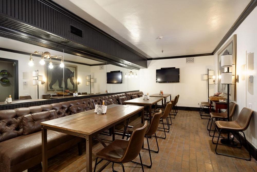 Independence Square Unit 313, Downtown Hotel Room In Aspen With Rooftop Hot Tub מראה חיצוני תמונה